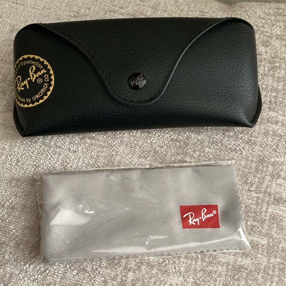 Ray Ban Glass Case w/Cloth